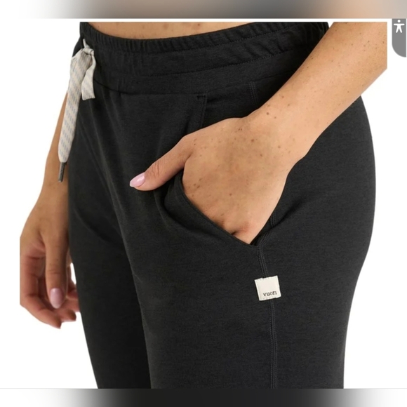 Vuori Charcoal Joggers with Logo Patch - Picture 4 of 10